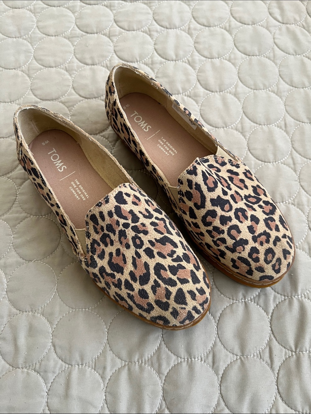 TOMS Women’s Leopard Print Suede Slip-On Shoes in Tan/Brown • 6